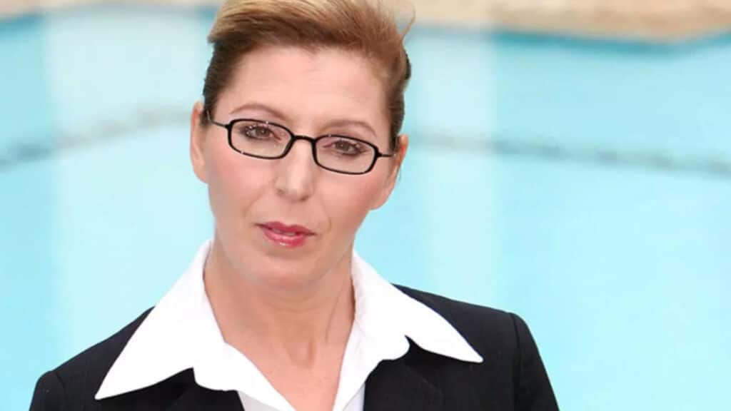 Cathy Sarraï : vrai prénom, mariage forcé, maladie, la vie hors du commun de Super Nanny