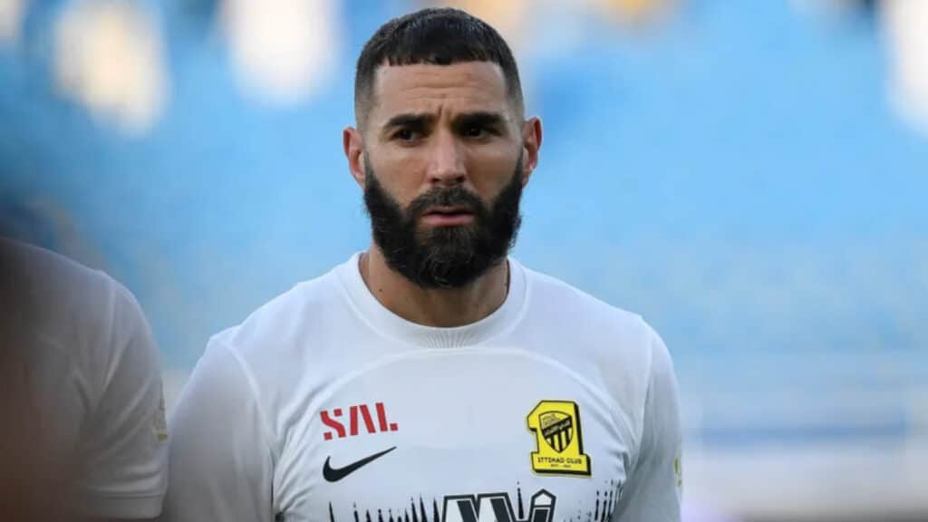 Karim Benzema : agacé par la blague d'une fan, les images du footballeur en colère font le tour de la Toile