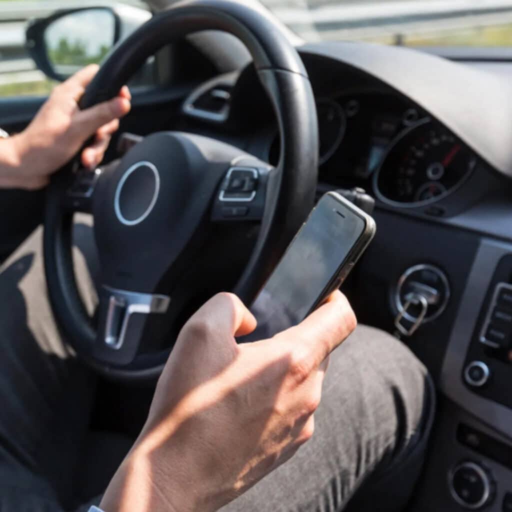 Téléphone au volant : suspension du permis dès la première infraction dans les Landes à partir de novembre 2025