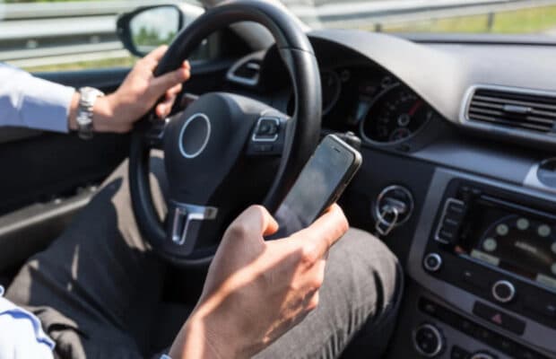Téléphone au volant : suspension du permis dès la première infraction dans les Landes à partir de novembre 2025