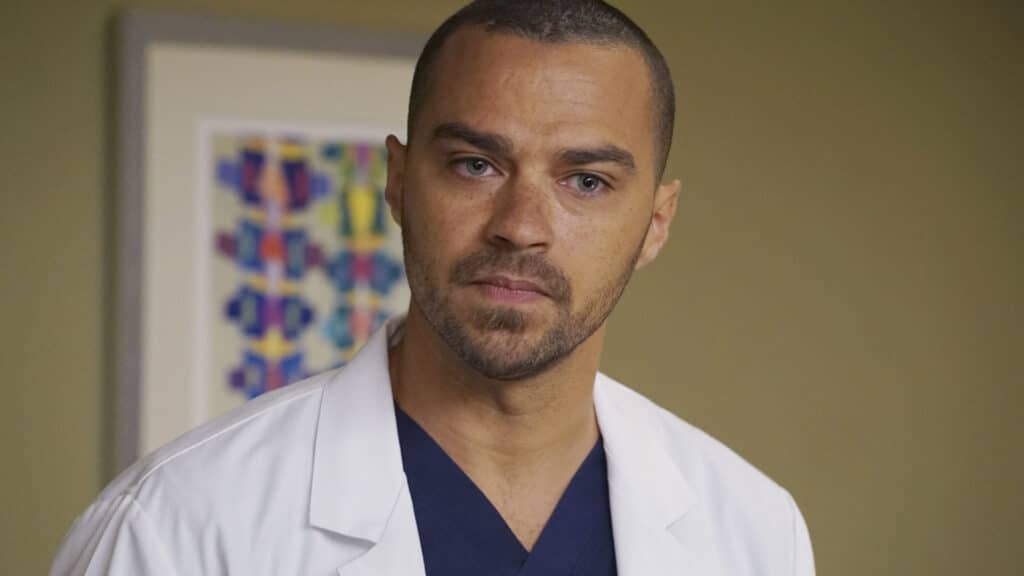 Jesse Williams (Grey’s Anatomy) : aperçu main dans la main avec une actrice de sa nouvelle série