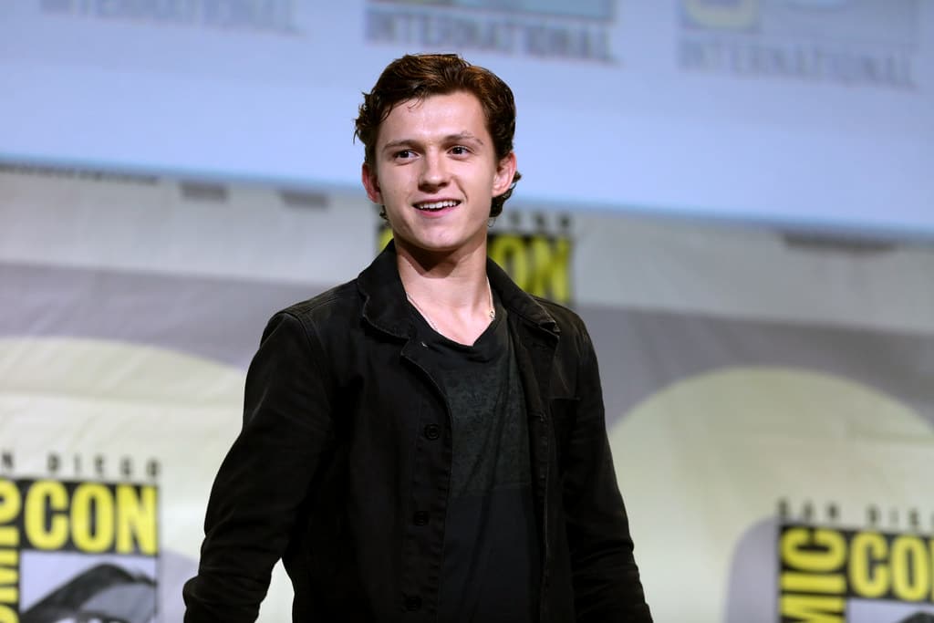 Tom Holland : hospitalisé en urgence après une chute sur le tournage de Spider-Man : Brand New Day