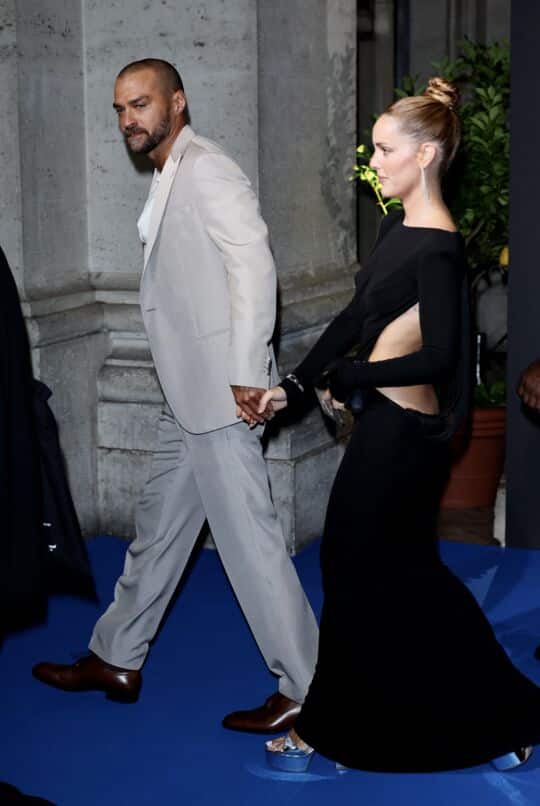 Jesse Williams (Grey’s Anatomy) : aperçu main dans la main avec une actrice de sa nouvelle série