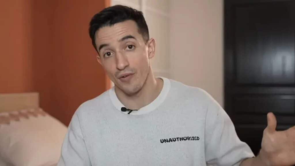 Tibo Inshape : l'influenceur met en garde contre des vidéos de lui générées par l’IA