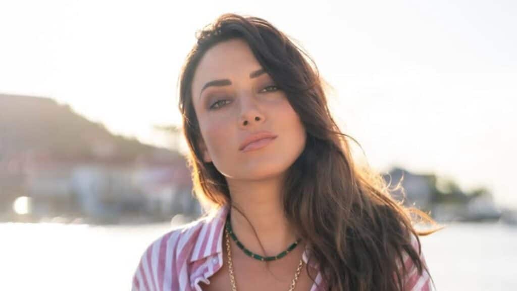 Delphine Wespiser : on en sait plus sur ce que lui rapporte sa maison d’hôte