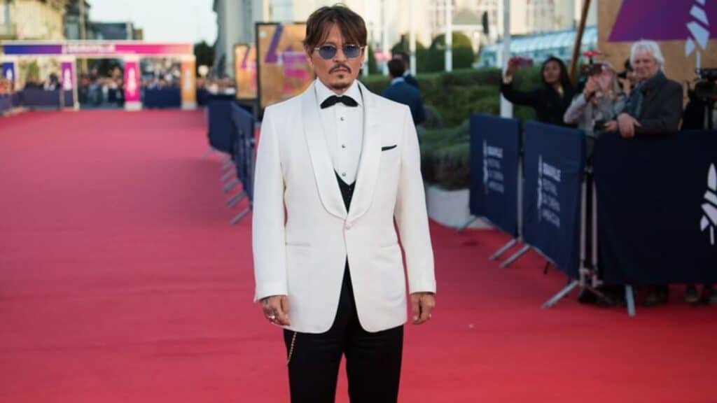 Johnny Depp à Paris : ses fans ne le reconnaissent pas du tout et sont perplexes