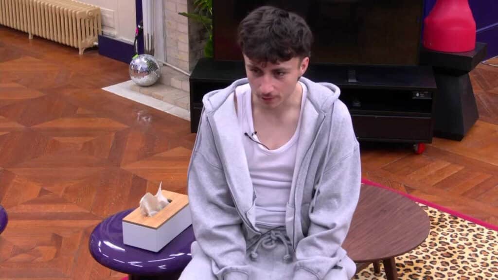 Drama à la Star Academy : Léo trop proche de Jeanne ? Sa copine s’éloigne, les internautes s’enflamment !