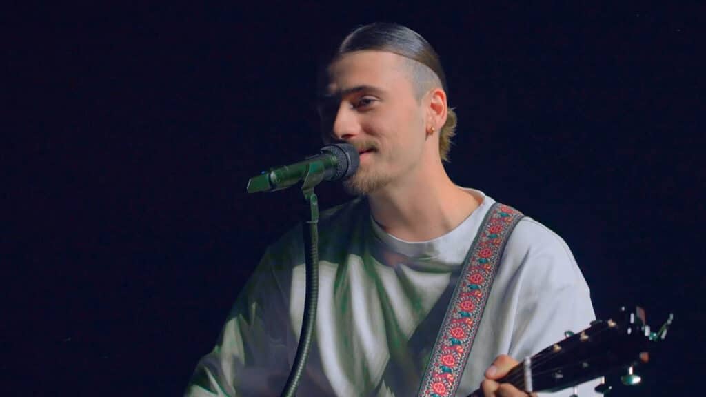 Pierre Garnier chante faux en live : les fans s’inquiètent