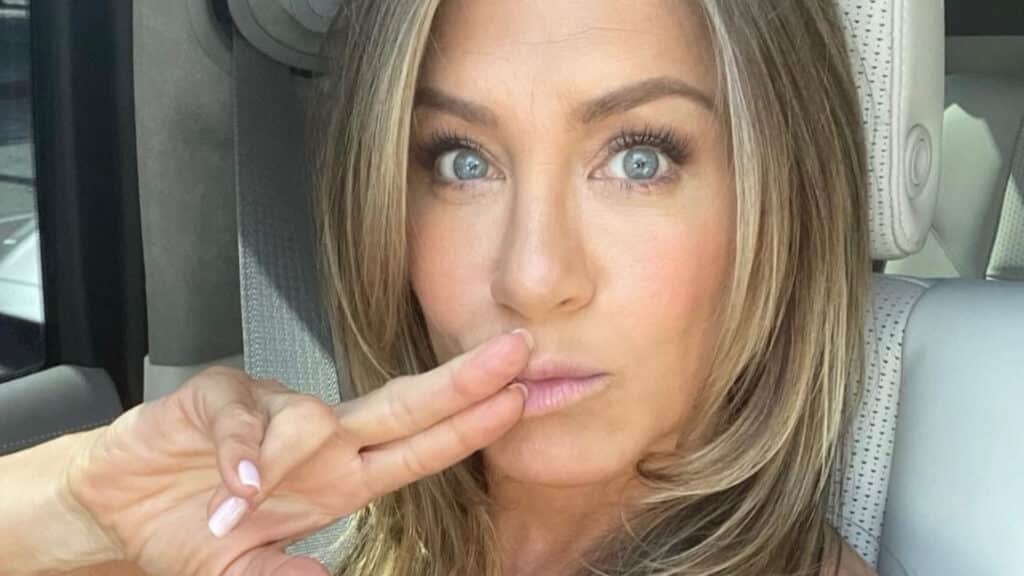 Jennifer Aniston : plus amoureuse que jamais, elle officialise avec son nouveau chéri à 56 ans !