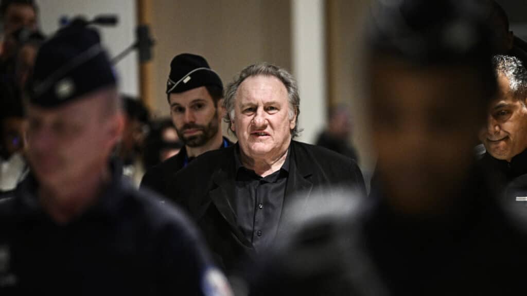 Changement de stratégie pour Gérard Depardieu : pourquoi se sépare-t-il de son avocat ?