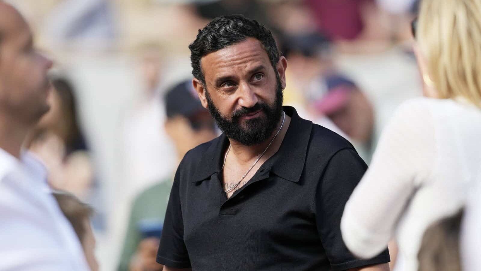 Cyril Hanouna : les images de sa folle soirée au restaurant en compagnie de Jordan Bardella, Marine Le Pen et Jordan de Luxe