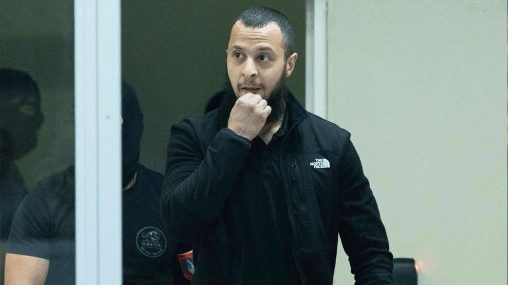 Salah Abdeslam : une clé USB lui est remise en prison, trois personnes placées en garde à vue