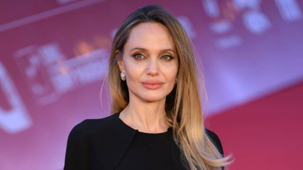 Angelina Jolie : la star montre les cicatrices de sa double mastectomie subie en 2013