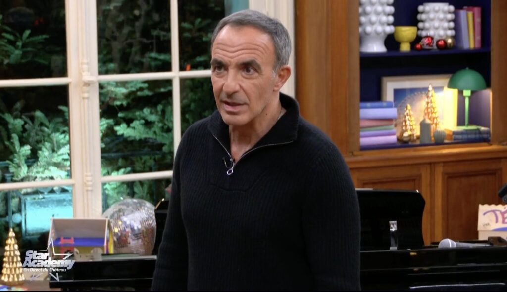 Nikos met en garde les élèves de la Star Academy en direct du château