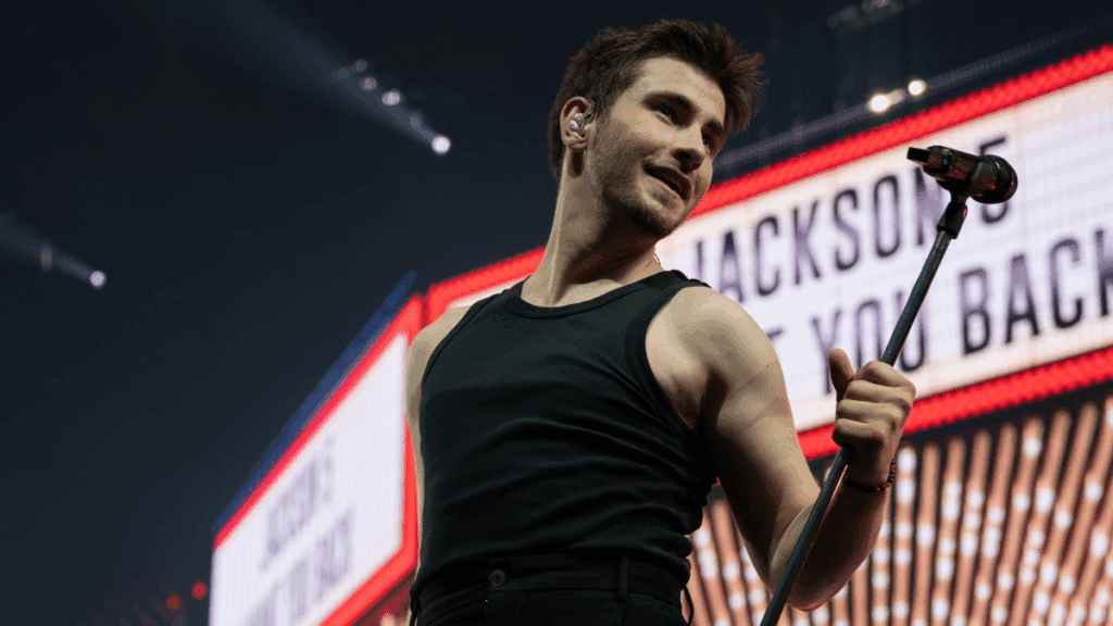 Julien Lieb (Star Academy) stoppe son concert pour aider une femme au bord du malaise