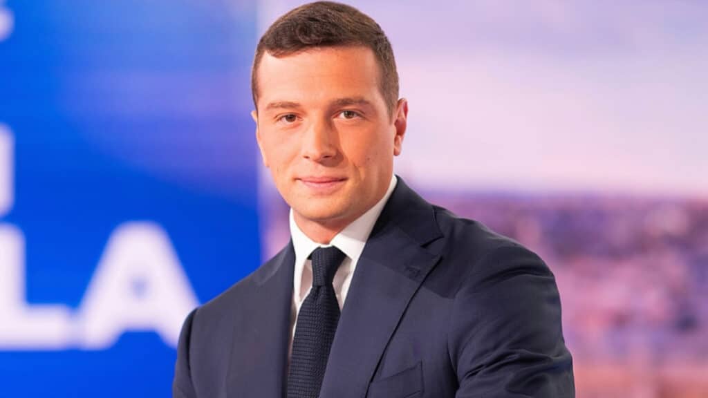 Jordan Bardella : le président du rassemblement national soupçonné de détournement de fonds et de favoristime