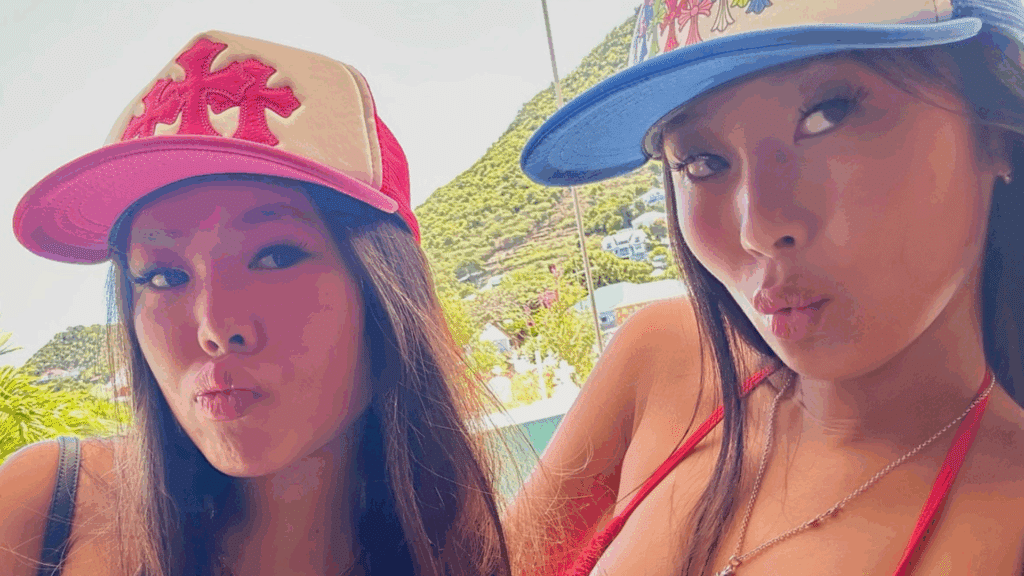 Jade et Joy Hallyday : elles rendent hommage à leur père Johnny Hallyday, une pluie de commentaires racistes s’abat sur elles