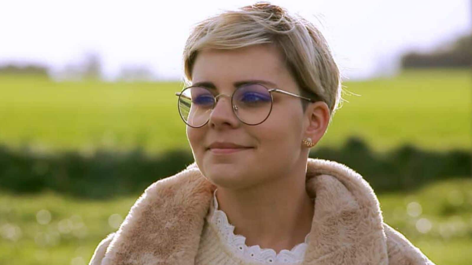 Perrine (ADP) : elle vient de recevoir une implantation de la part de plusieurs professionnels