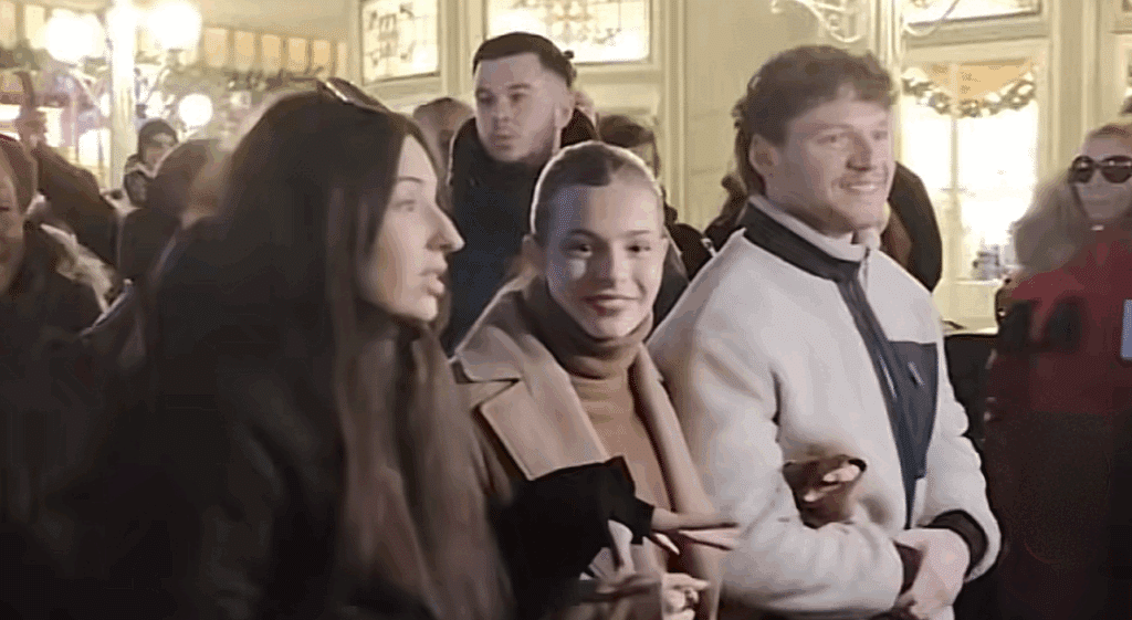 2 élèves de la Star Academy plus proches que jamais à Disneyland enflamment les réseaux