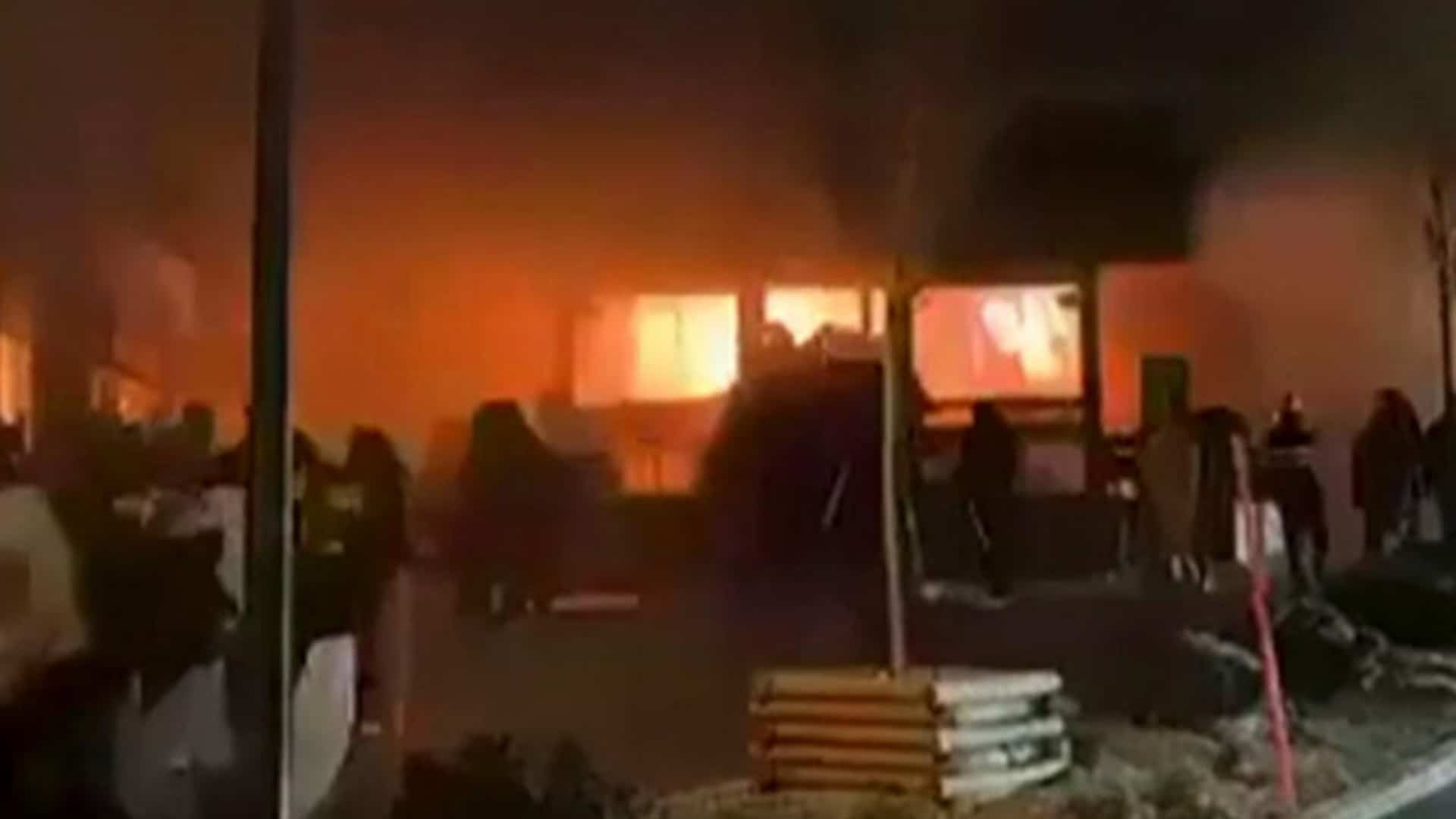 Incendie de Crans-Montana : l'ancien gérant du bar prend la parole