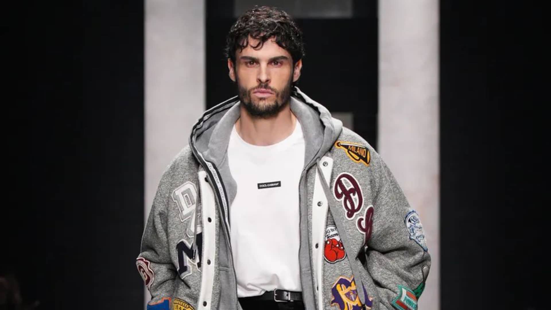 APM Monaco : Baptise Giabiconi fait sensation au défilé Dolce Gabana de la Fashion Week de Milan