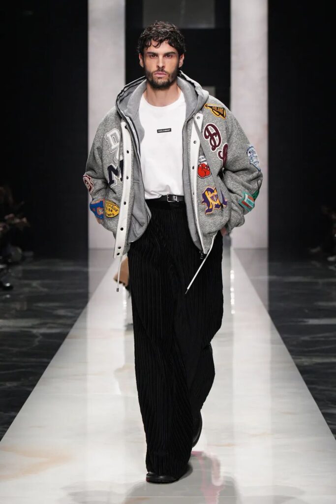 APM Monaco : Baptise Giabiconi fait sensation au défilé Dolce Gabana de la Fashion Week de Milan