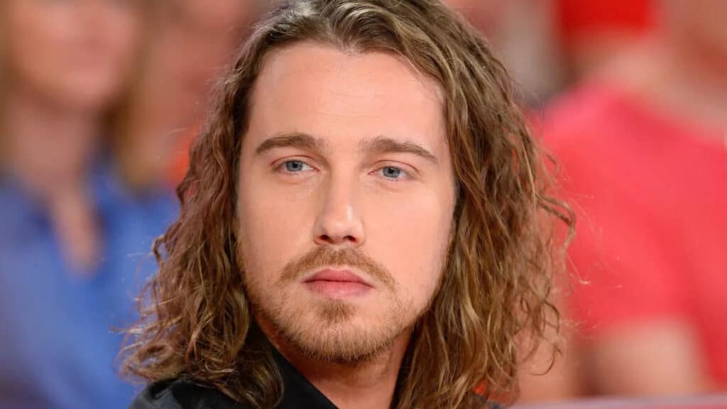 Julien Doré : le chanteur obligé de payer son chômage après La Nouvelle Star