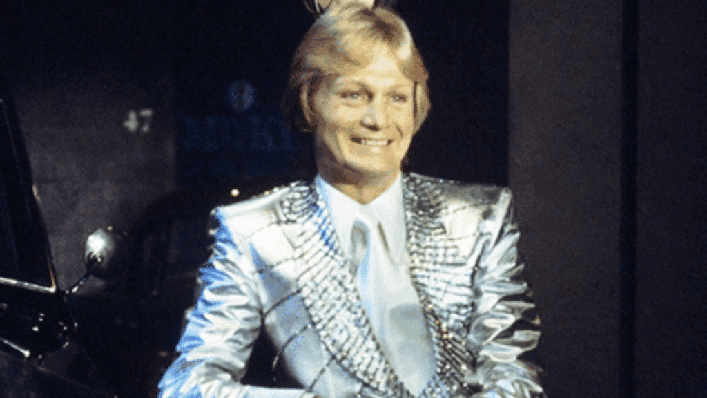 Claude François : son petit fils Arthur, âgé de 19 ans, ressemble beaucoup à son grand-père