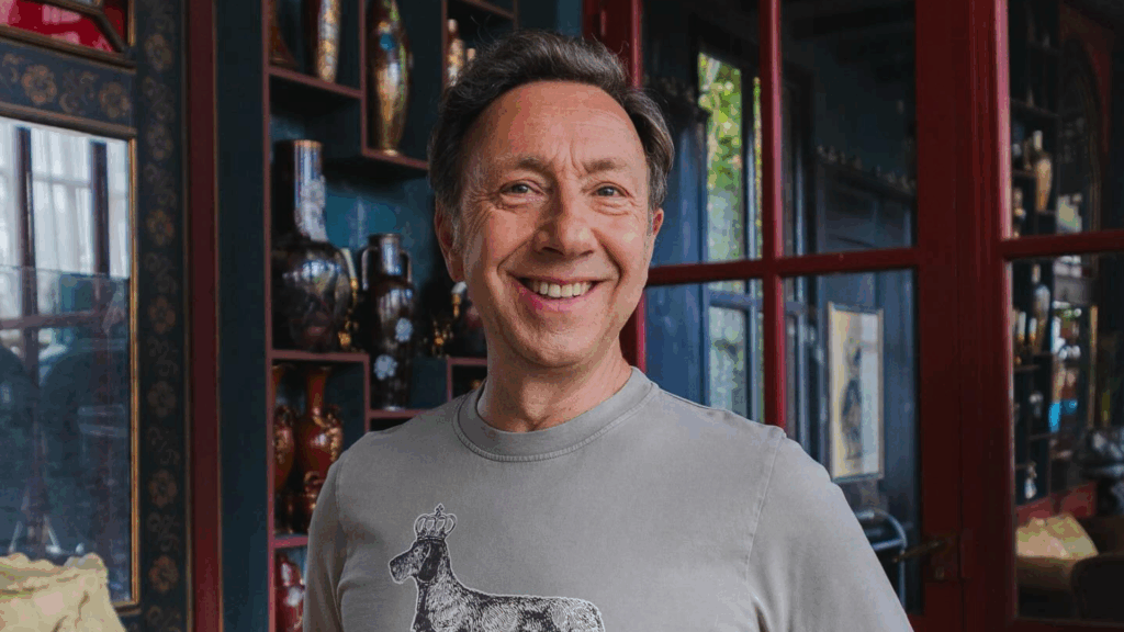 Stéphane Bern : l’animateur consulte une voyante au sujet de son avenir dans DALS