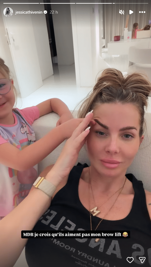 Jessica Thivenin : elle s'amuse de la réaction de ses enfants face à ses nouveaux sourcils