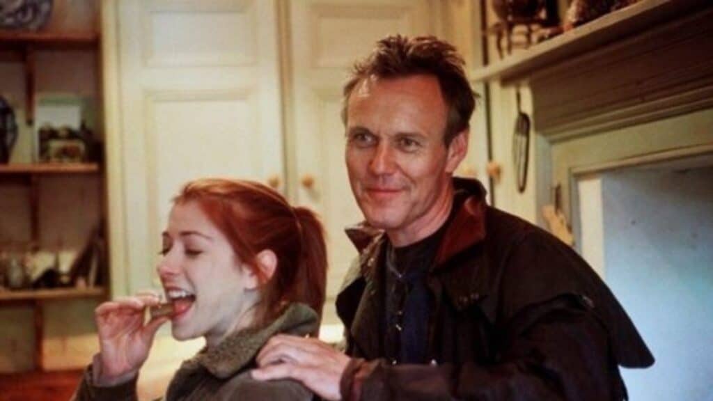 Buffy contre les vampires : Alyson Hannigan se dit dévastée par le décès d’Anthony Head