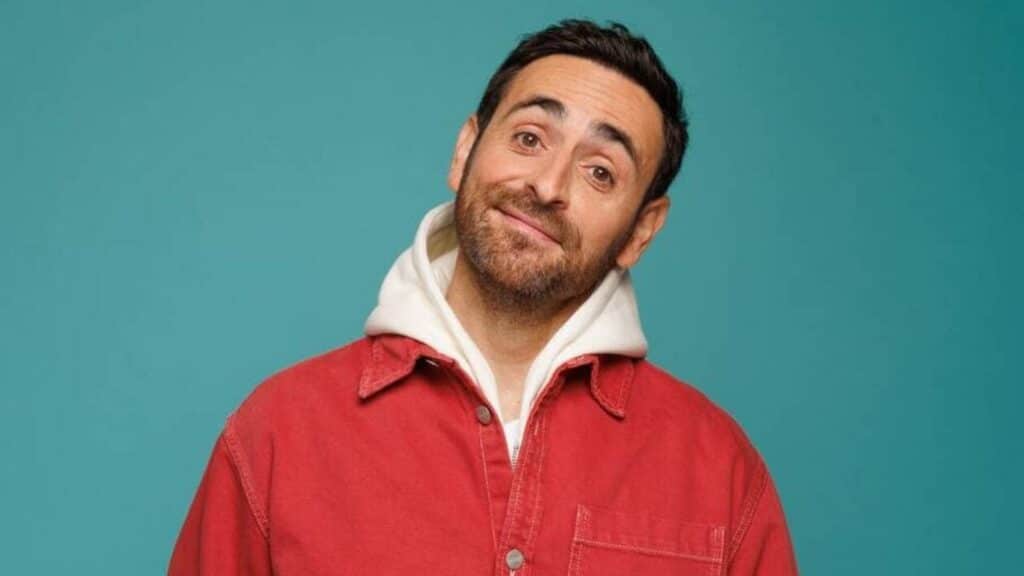 Camille Combal : l’animateur quitte NRJ pour une autre radio