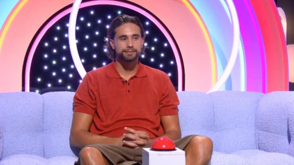Secret Story : premier buzz de la saison pour Simon, persuadé d'avoir trouvé le secret de Lou