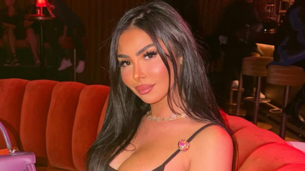 Maeva Ghennam : enceinte de plus de cinq mois, elle "déteste" définitivement la grossesse