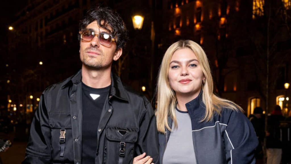 Louane : les premières photos de son mariage avec Florian Rossi montrées, la chanteuse avait prévu quatre robes