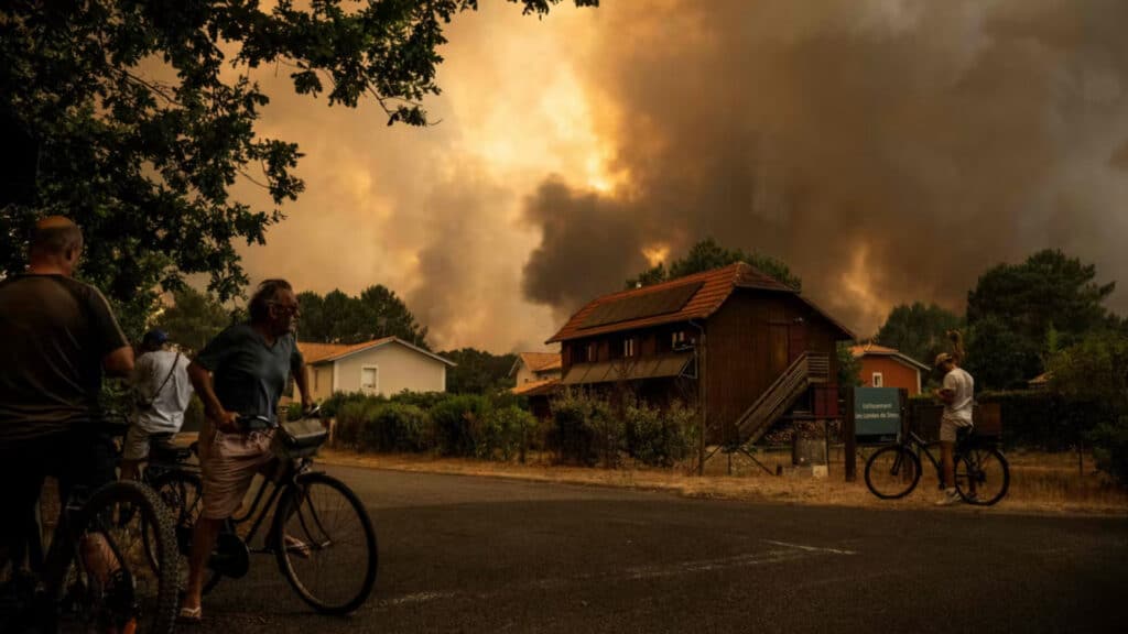 Reprise de feu au Cap-Ferret : des habitants refusent d’évacuer pour protéger leur maison coûte que coûte