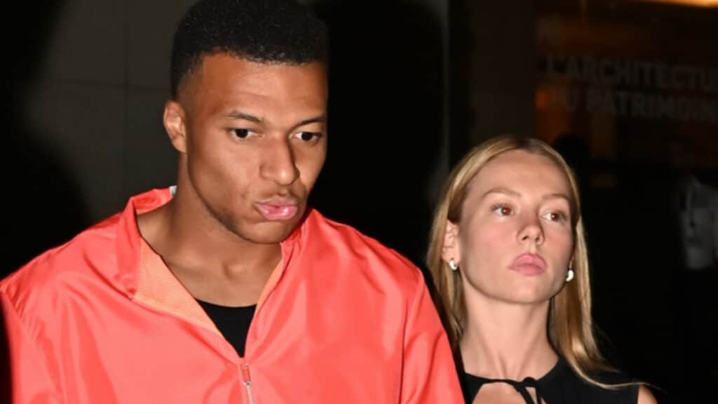 Ester Expósito : elle dénonce des "rumeurs absurdes" concernant sa relation avec Kylian Mbappé et saisit la justice