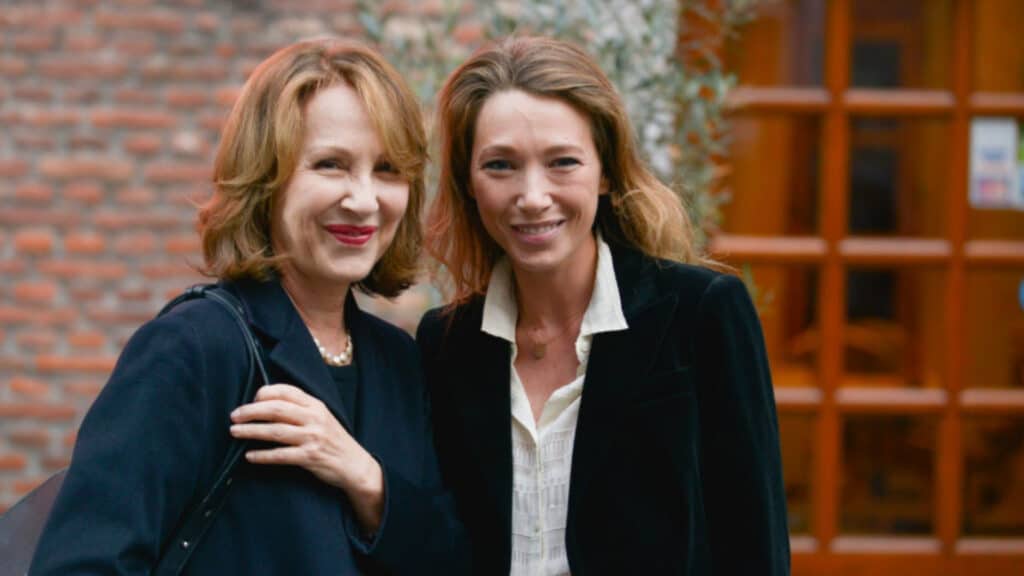 Laura Smet : inconsolable, elle partage un message plus de 3 mois après le décès de Nathalie Baye