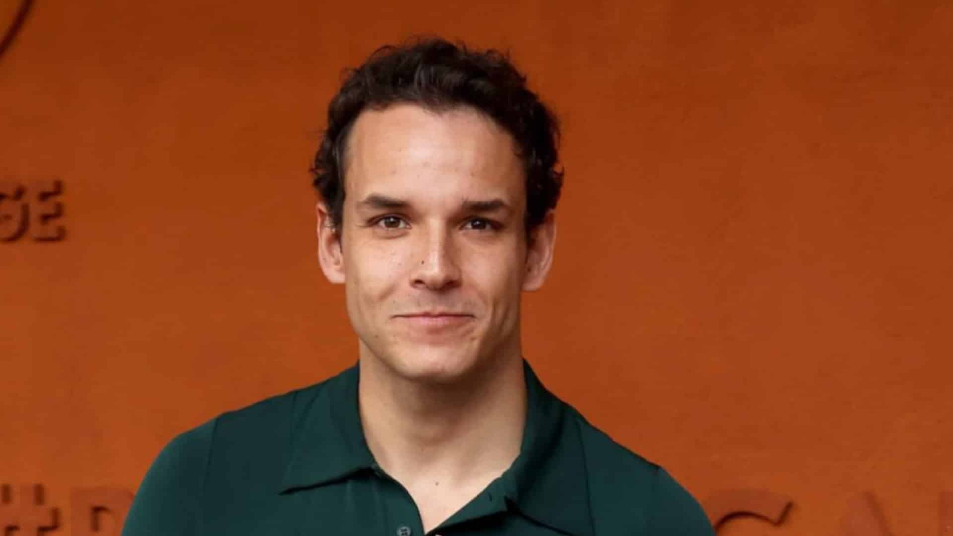 Théo Curin : victime d’un accident de moto à Paris, il donne de ses nouvelles